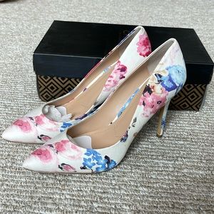 Charles by Charles David white floral pumps